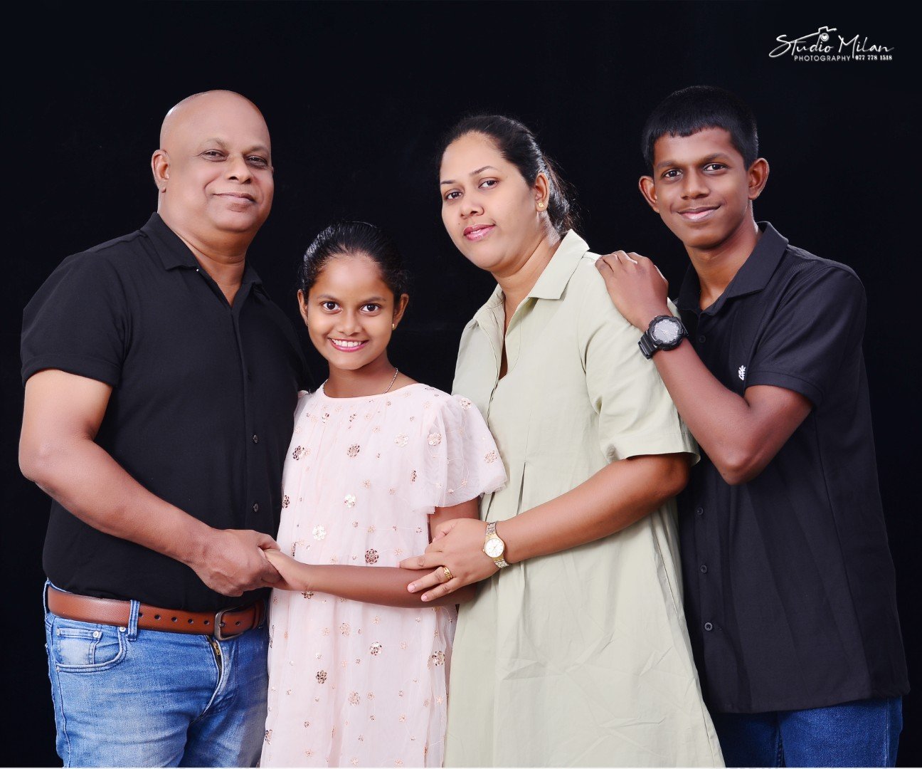 Family Photography in Sri Lanka – Heartfelt Portraits by Studio Milan