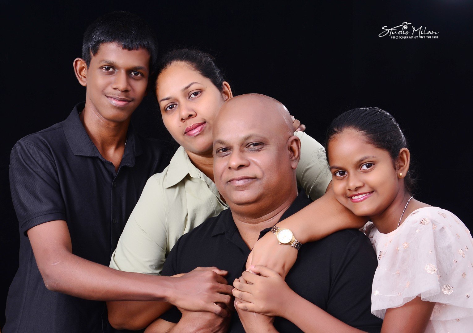 Family Photography in Sri Lanka – Heartfelt Portraits by Studio Milan